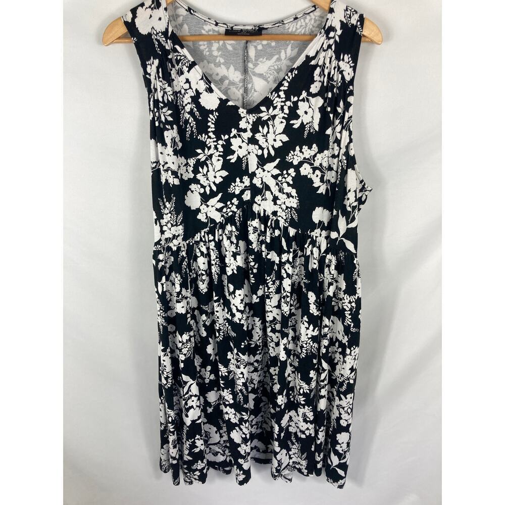 Lane Bryant Sleeveless V Neck Floral Pattern Dress Size 18/20